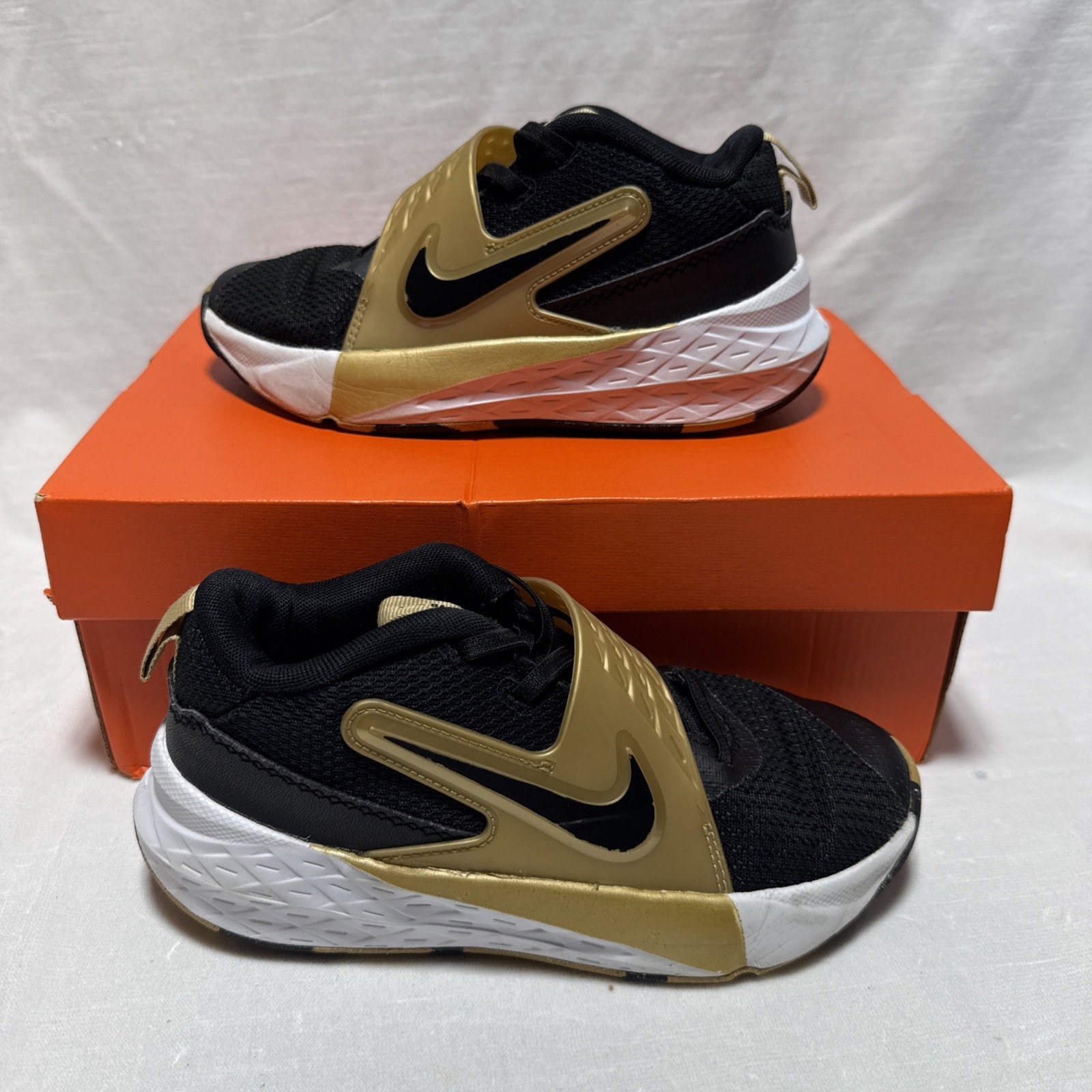 Nike Team Hustle D 12 Ps Black Metallic Gold 2 Youth Basketball Hf6280-003